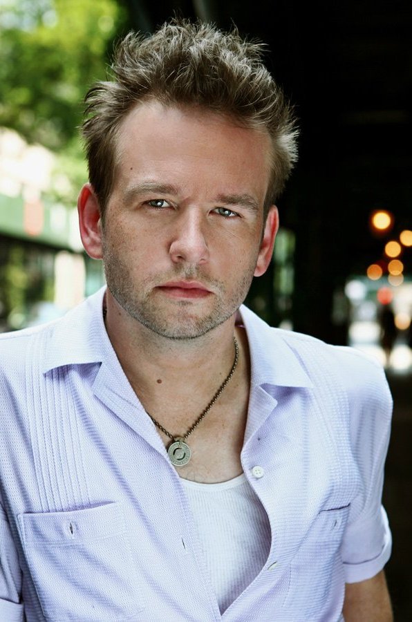 Dallas Roberts