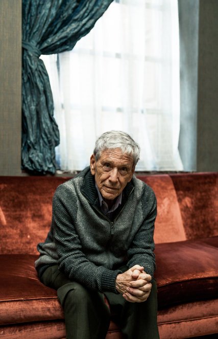 Amos Oz