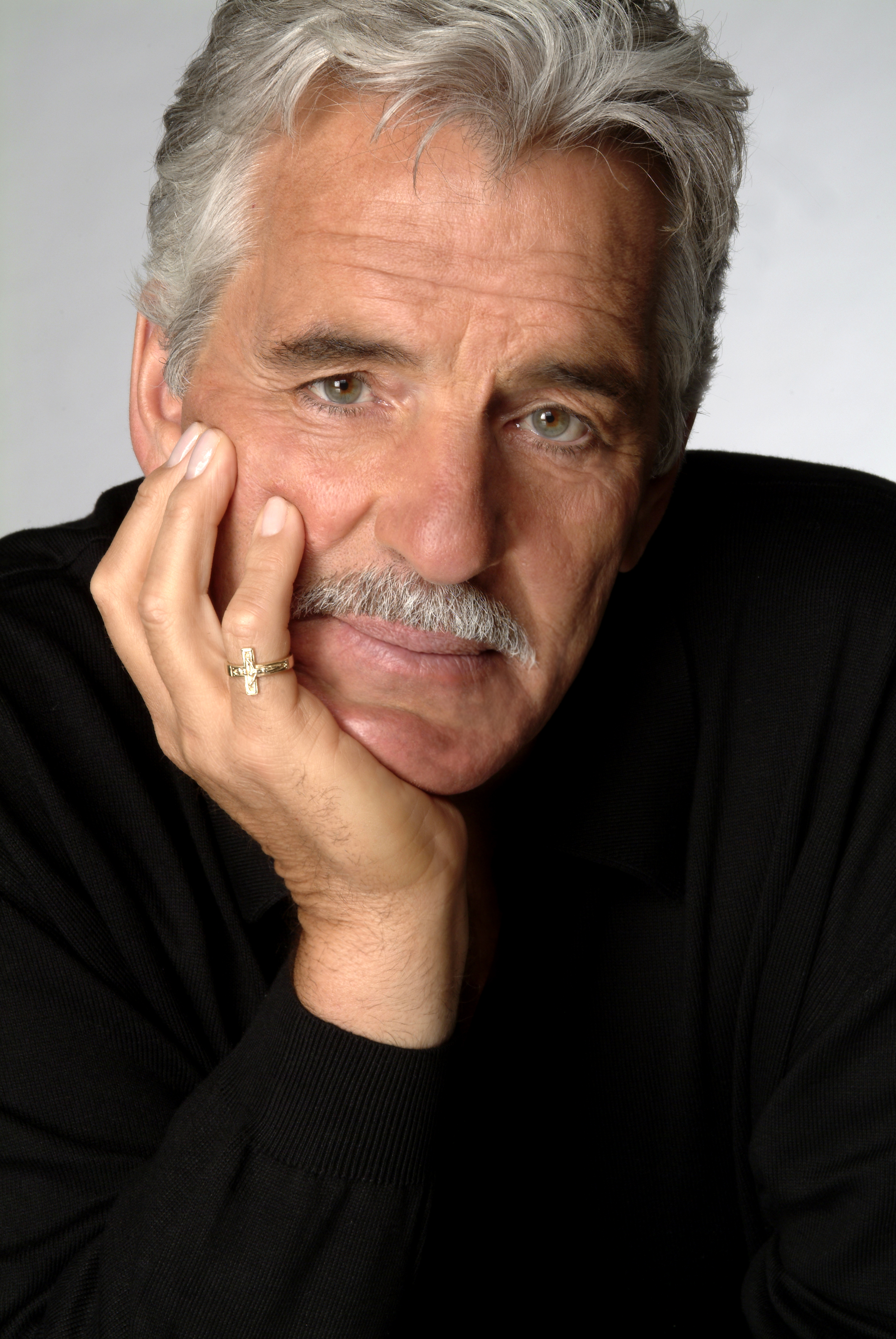 Dennis Farina